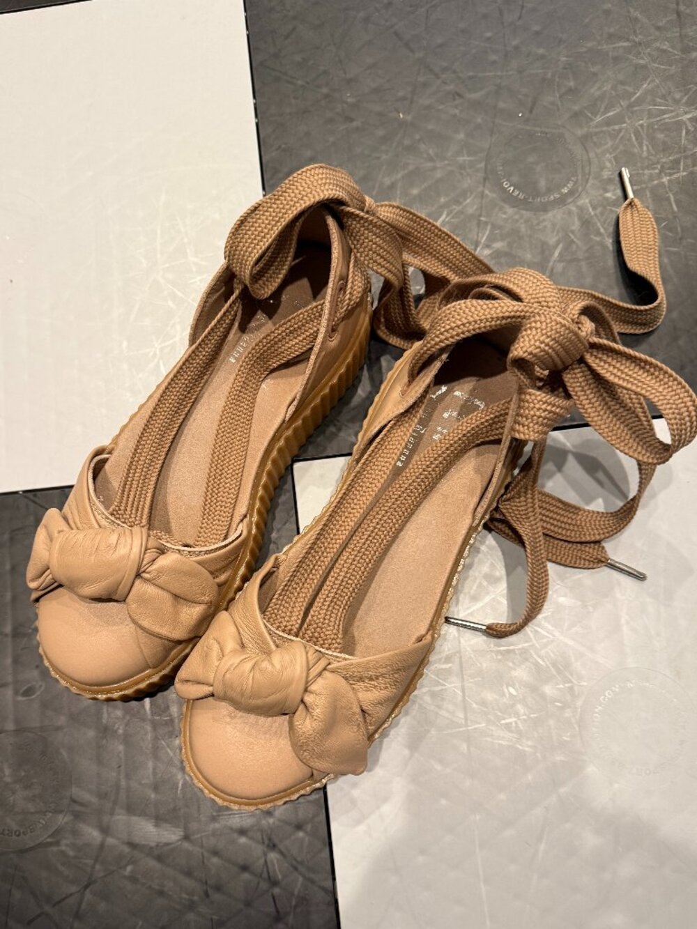 PUMA x FENTY RIHANNA Bow Creeper Sandals - Natural Oatmeal Leather Size 9.5 - Picture 6 of 10